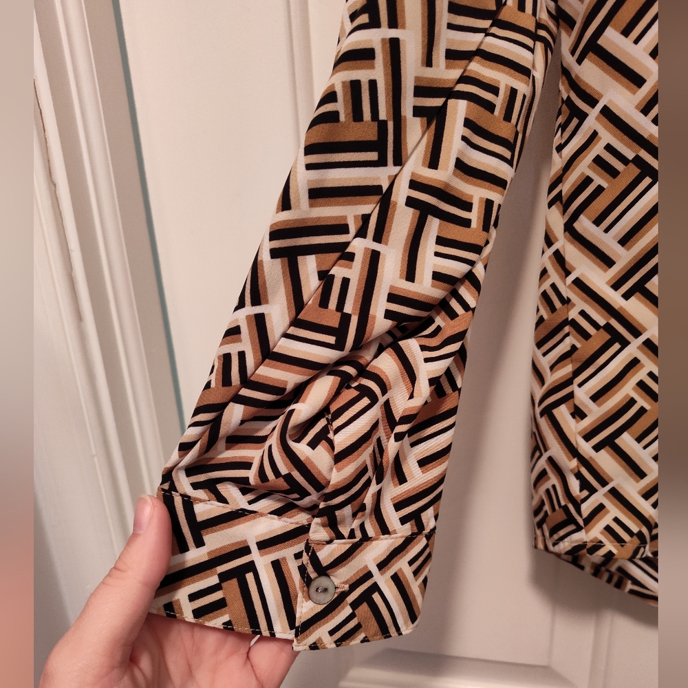 Black and Tan Patterned Button-Up Blouse by Lee - Picture 3 of 13